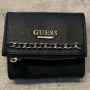 Guess Wallet (small buttoned)